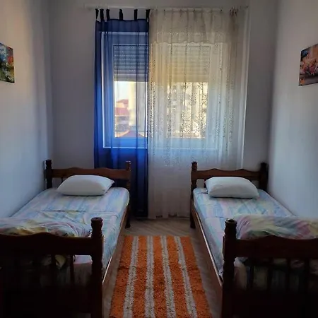 Cozy & Sunny Not Far From Center Tirana